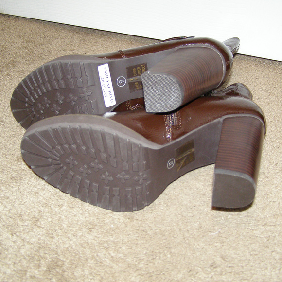 NEW size 9 Brown TWO LIPS ankle Boots Patent Leath - Picture 5 of 8